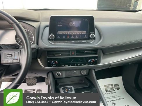 Used 2023 Nissan Rogue SV w/ SV Premium B Package image 17