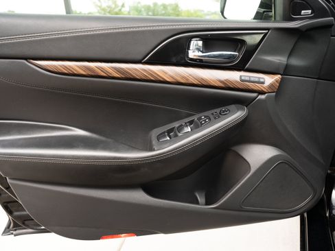 Used 2017 Nissan Maxima Platinum w/ Medallion Package FWD image 14