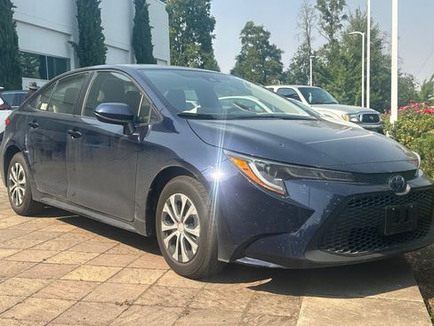Certified 2022 Toyota Corolla LE FWD image 2