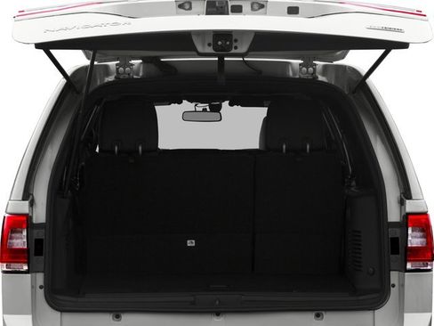 Used 2017 Lincoln Navigator Select image 12