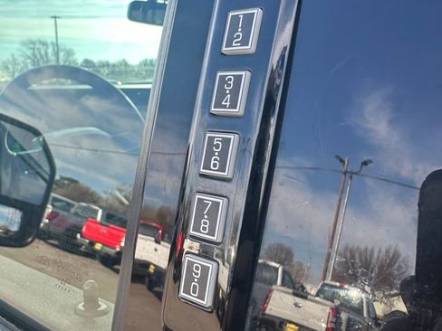 Used 2023 Ford F250 Lariat w/ Lariat Ultimate Package AWD/4WD image 9