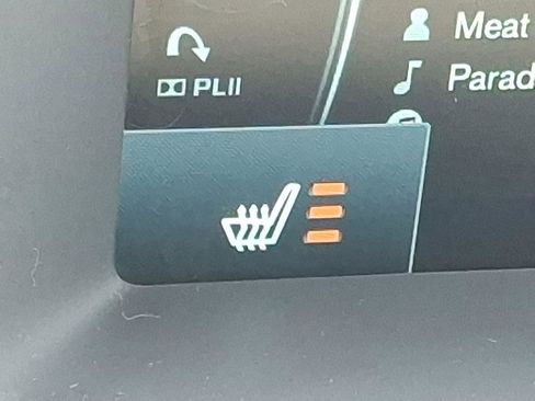 Used 2016 Volvo XC70 T5 Platinum w/ Climate Package image 24