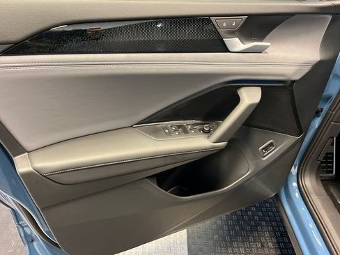 New 2026 Volkswagen Tiguan SE R-Line FWD image 8