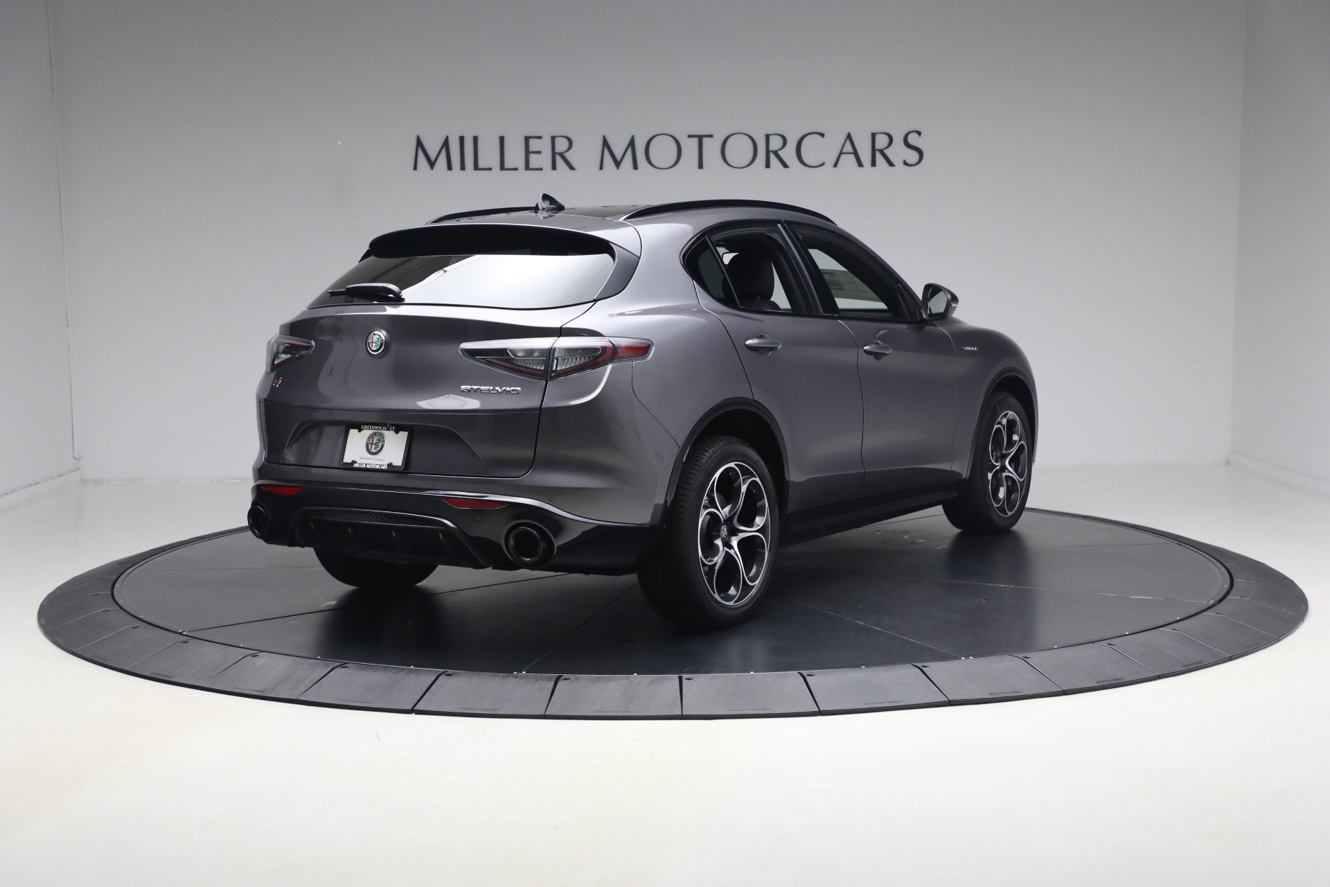 New 2026 Alfa Romeo Stelvio Sprint AWD/4WD image 7