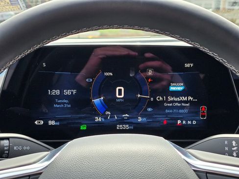 Used 2025 Chevrolet Equinox EV LT w/ Convenience Package image 23