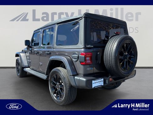 Used 2021 Jeep Wrangler Unlimited Sahara image 3