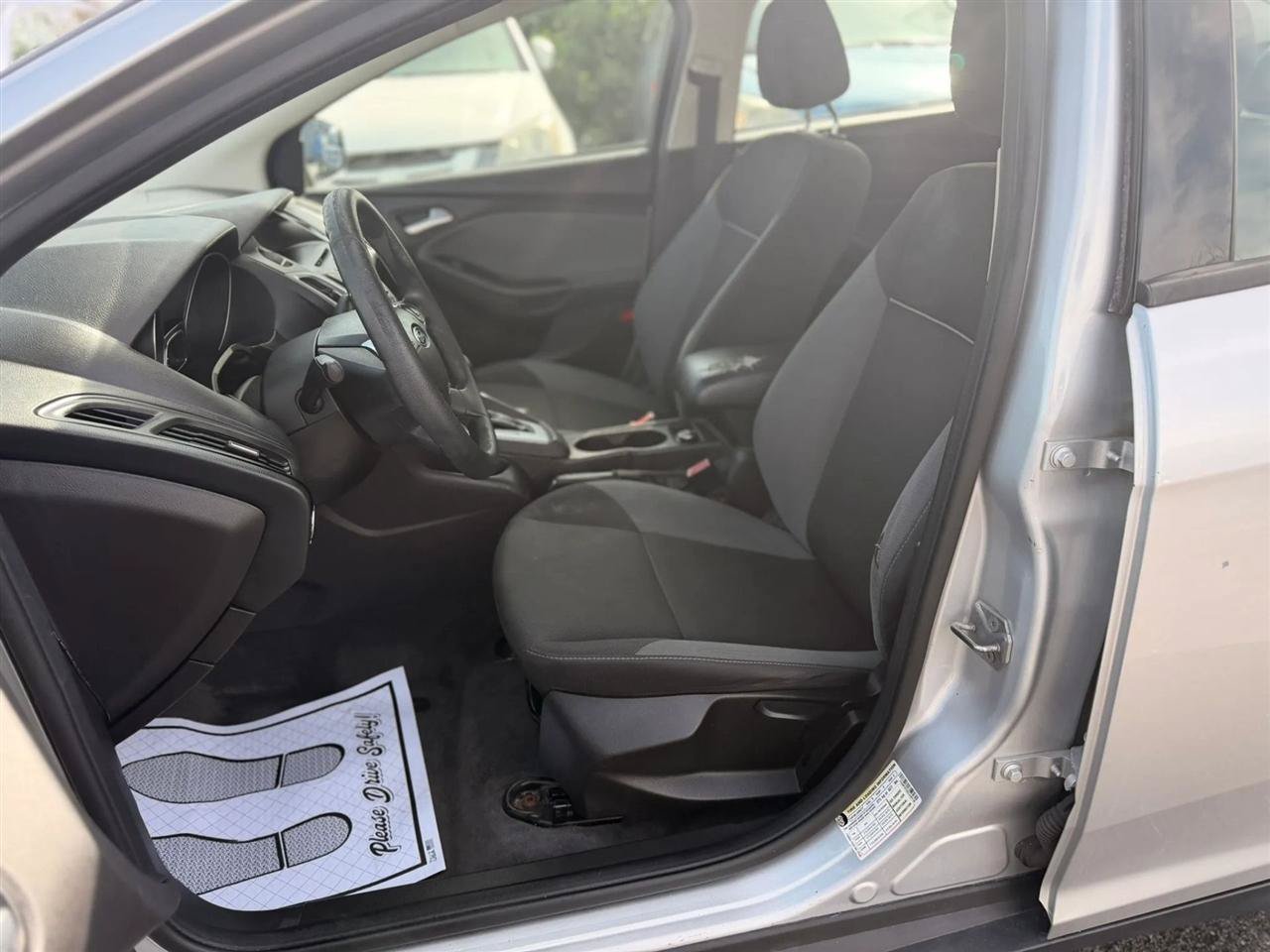 Used 2012 Ford Focus SE FWD image 18