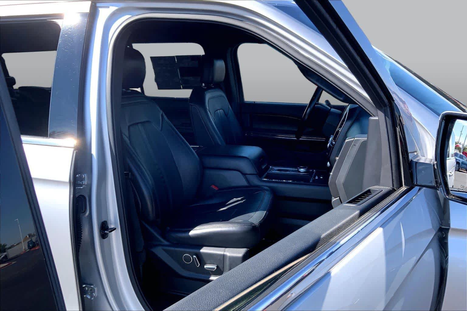 Used 2018 Ford Expedition Max Limited RWD image 9