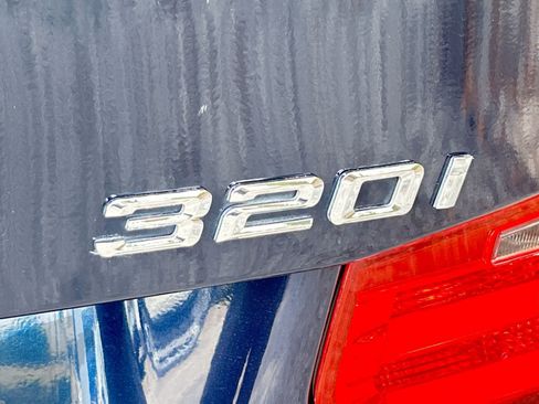 Used 2013 BMW 320i Sedan RWD image 9