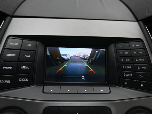 Used 2017 Ford Taurus SE image 17