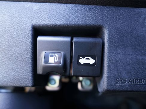 Used 2023 Nissan Kicks SR image 42