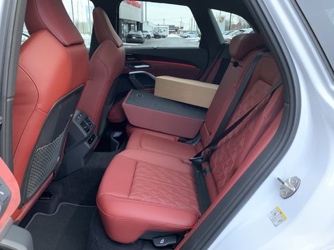 New 2025 Audi SQ5 Prestige image 15