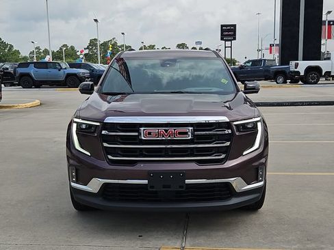 Used 2024 GMC Acadia Elevation w/ Luxury Package FWD image 2