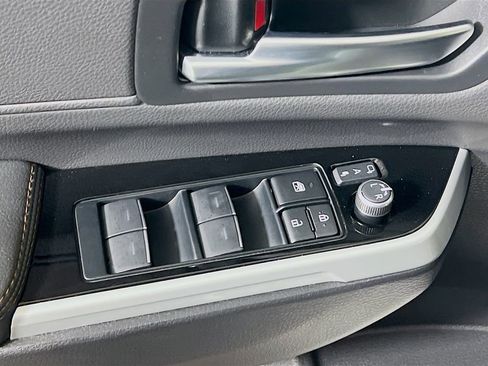 Certified 2025 Toyota Sienna Platinum AWD/4WD image 17