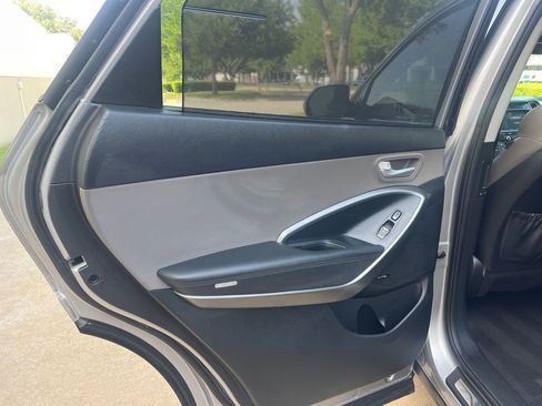 Used 2017 Hyundai Santa Fe FWD image 15