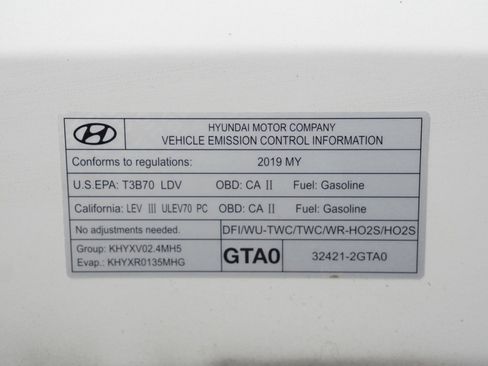 Used 2019 Hyundai Santa Fe SEL image 26