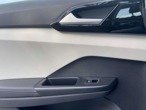 New 2026 Volkswagen Taos S image 15
