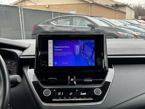 Used 2025 Toyota Corolla LE image 21