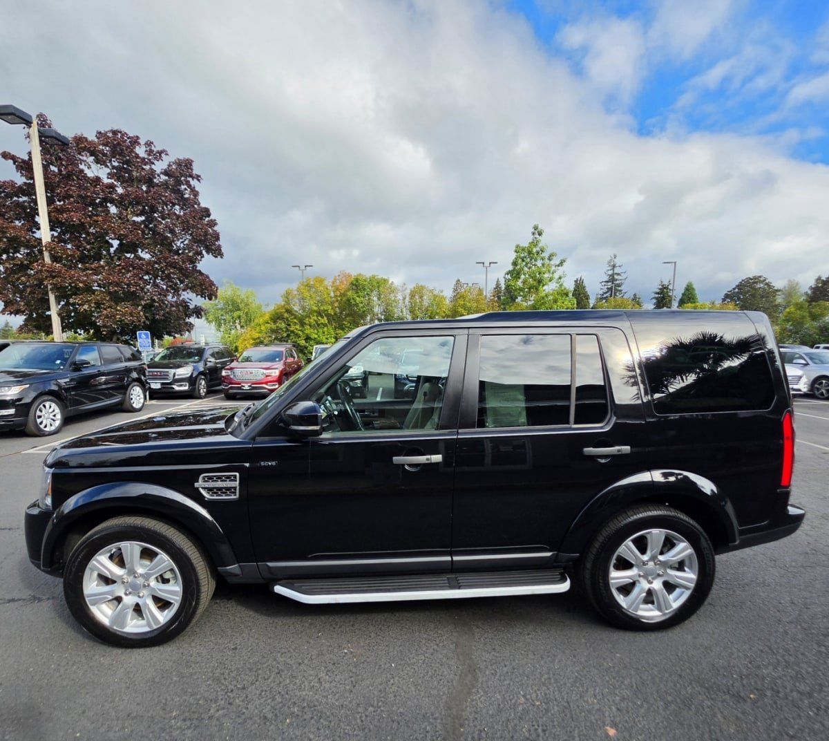 Used 2016 Land Rover LR4 HSE Silver Edition AWD/4WD image 2