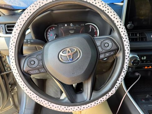 Used 2024 Toyota RAV4 XLE w/ Convenience Package FWD image 3