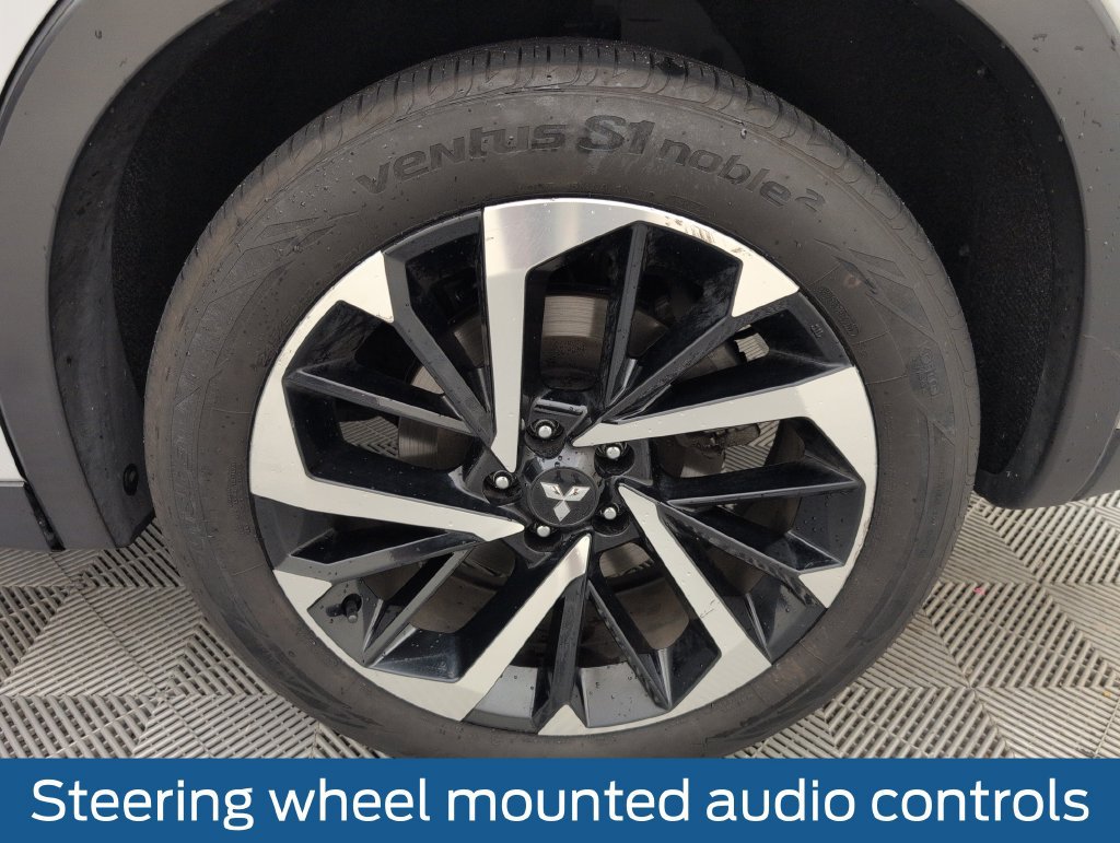 Used 2023 Mitsubishi Outlander 4WD Plug-In Hybrid image 19