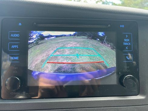 Used 2015 Toyota Sienna LE FWD image 15