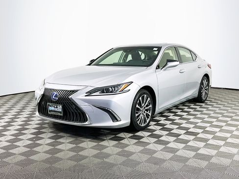 Used 2019 Lexus ES 300h image 3