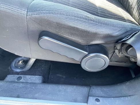 Used 2012 Jeep Wrangler Unlimited Sport image 13