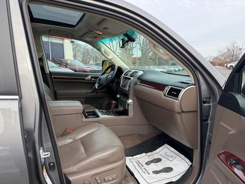Used 2011 Lexus GX 460 Premium image 26