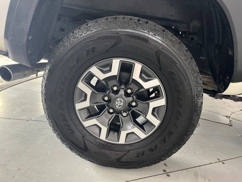 Used 2021 Toyota Tacoma TRD Off-Road AWD/4WD image 16