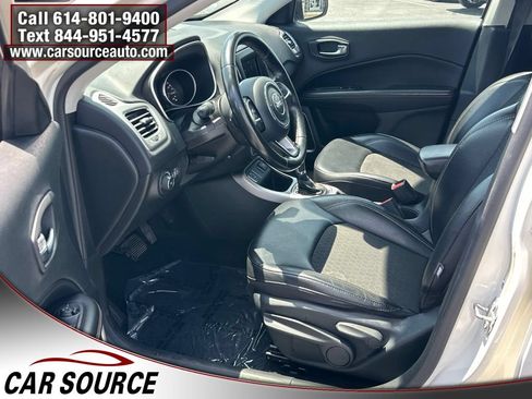 Used 2020 Jeep Compass Latitude FWD image 9