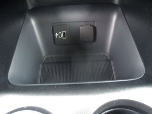 New 2026 Ford Explorer ST-Line w/ ST-Line Street Pack image 13