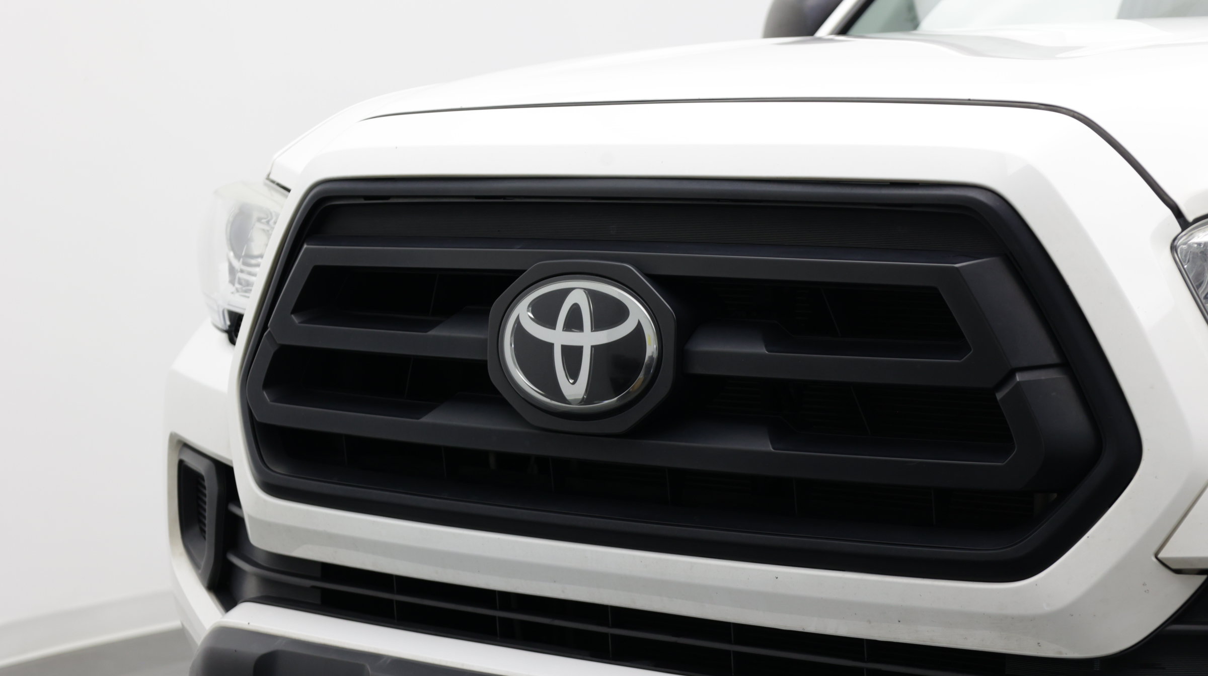 Used 2022 Toyota Tacoma SR w/ SX Package RWD image 8