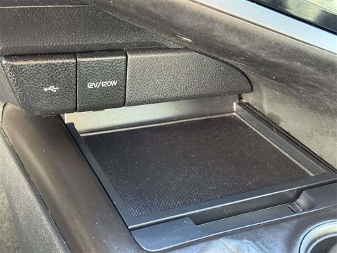 Used 2023 Toyota Camry SE image 8