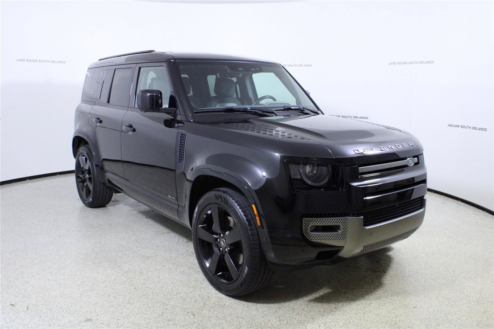 Used 2021 Land Rover Defender 110 X-Dynamic HSE AWD/4WD image 3