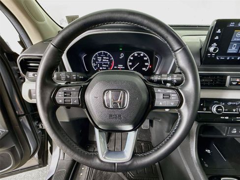 Used 2025 Honda Pilot EX-L image 13