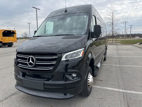 Used 2023 Mercedes-Benz Sprinter 3500 image 6