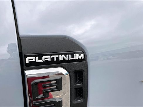 Used 2024 Ford F250 Platinum w/ Tremor Off-Road Package AWD/4WD image 34