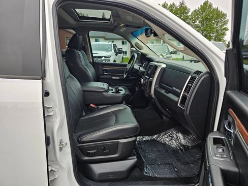 Used 2018 RAM 1500 Laramie AWD/4WD image 34
