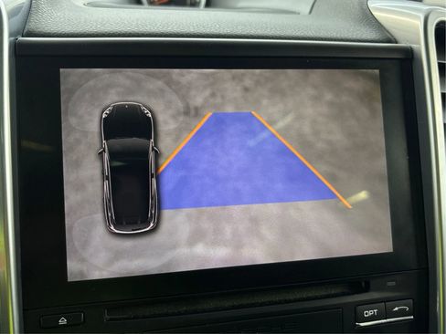 Used 2018 Porsche Cayenne image 38