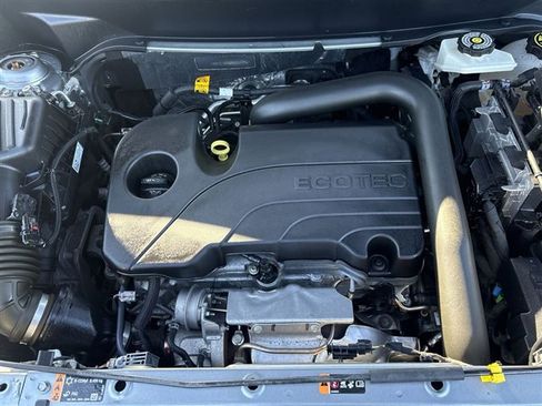 Used 2023 GMC Terrain SLT w/ Tech Package image 29