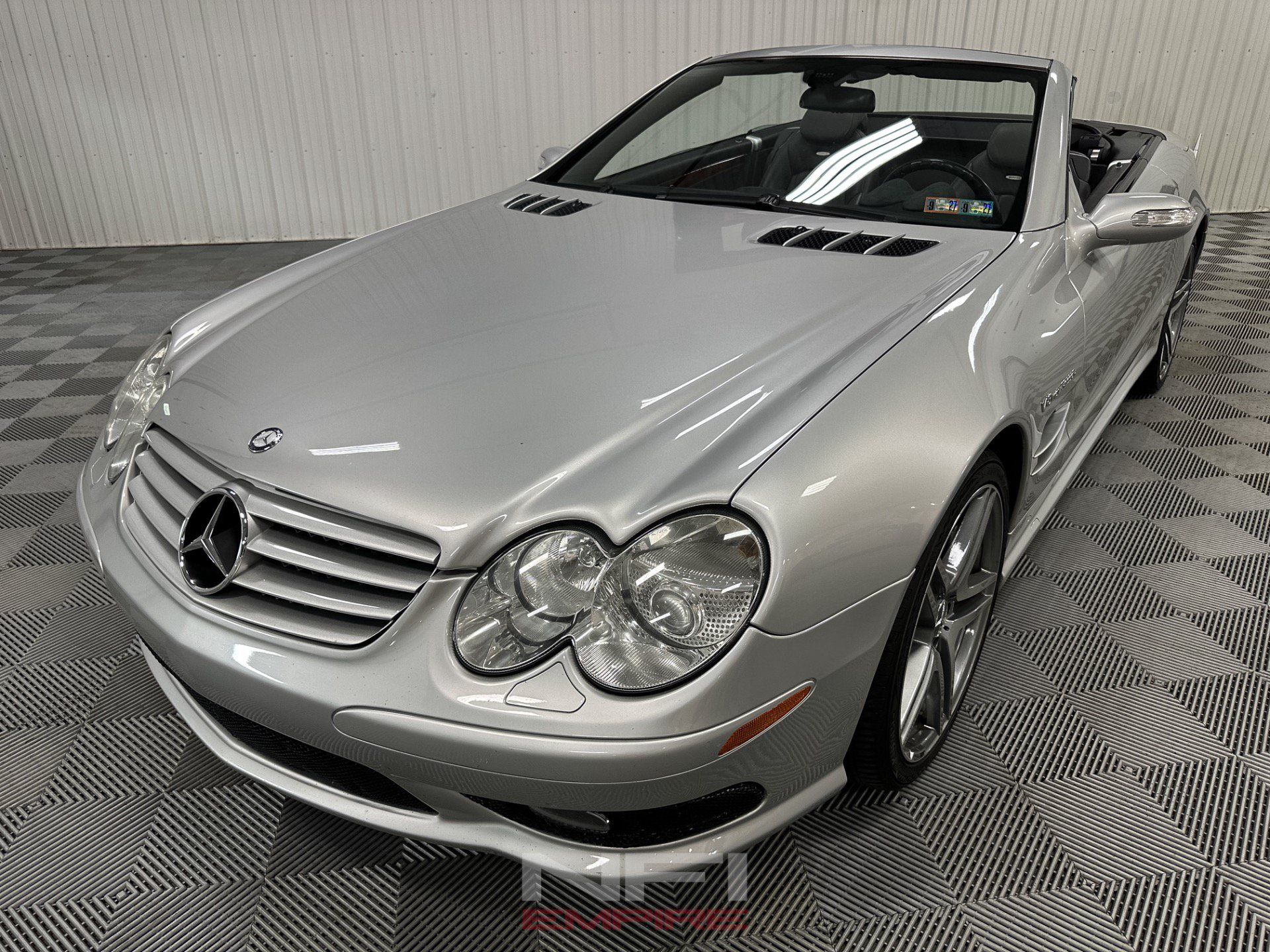 Used 2005 Mercedes-Benz SL 55 AMG image 4
