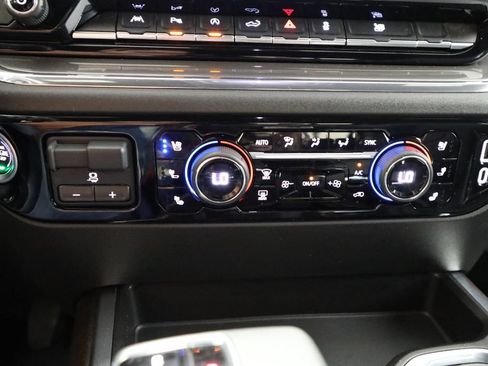 Certified 2023 Chevrolet Silverado 1500 High Country w/ Technology Package AWD/4WD image 7