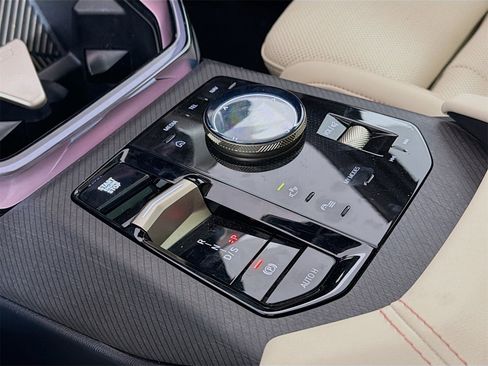 Used 2025 BMW X3 xDrive30i w/ Premium Package image 18