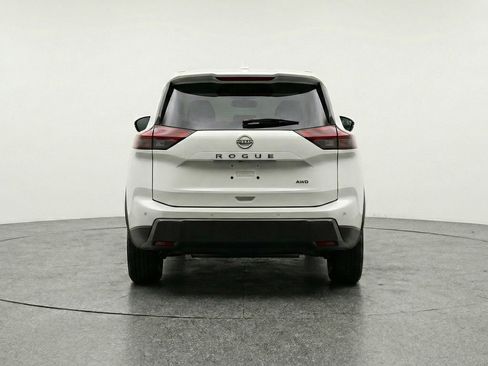 Used 2025 Nissan Rogue SV AWD/4WD image 7