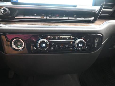 Used 2024 Chevrolet Silverado 1500 LT AWD/4WD image 19