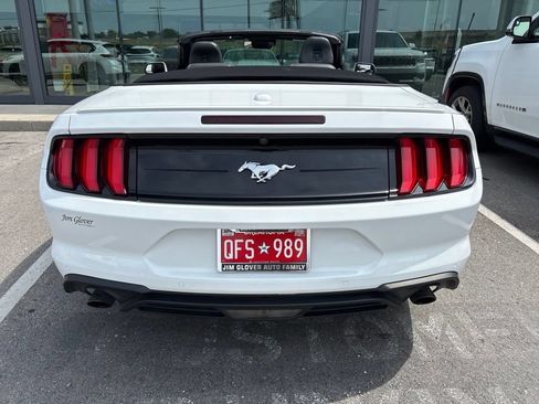 Used 2022 Ford Mustang Premium RWD image 5