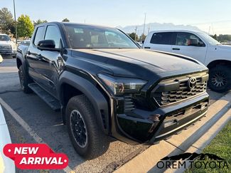 Used 2025 Toyota Tacoma TRD Off-Road w/ TRD Off Road Premium Package AWD/4WD video 1