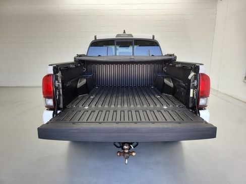 Used 2021 Toyota Tacoma SR AWD/4WD image 11