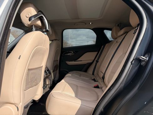 Used 2018 Jaguar F-PACE Prestige image 28